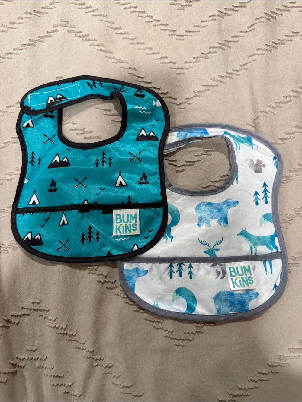 Bumkins Teal & White Waterproof Baby Bibs Outdoors / Wildlife Print (2-Pack)